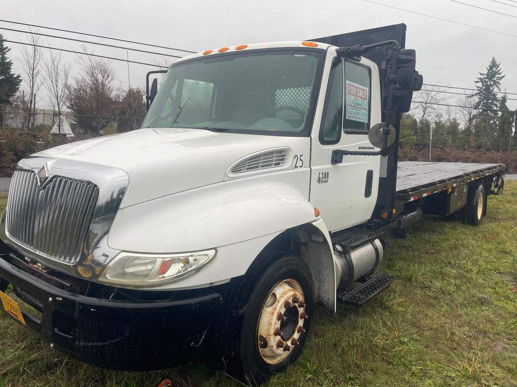 2003 International 4300 Flatbed